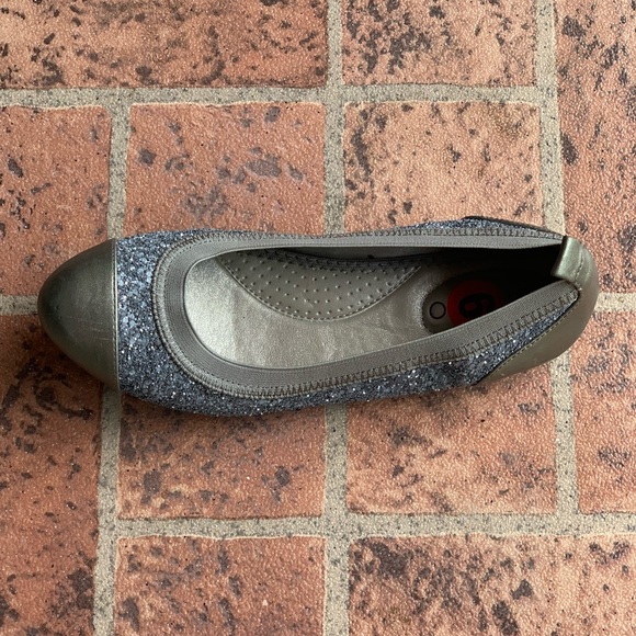 Me Too Glitter Flats - Picture 9 of 9